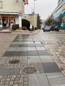 Fußgängerübergang Mayrhansenstrasse - bei der Apotheke