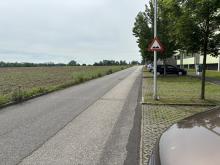 Temposchwelle in Bruno-Gallee-Weg wieder anbringen